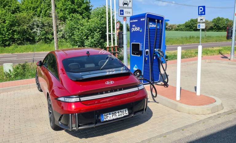 800-Volt-Architektur: Was bringt die doppelte Spannung wirklich?